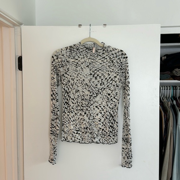 FP Movement by Free People Tops - FP Movement Lightweight Pattern Layer